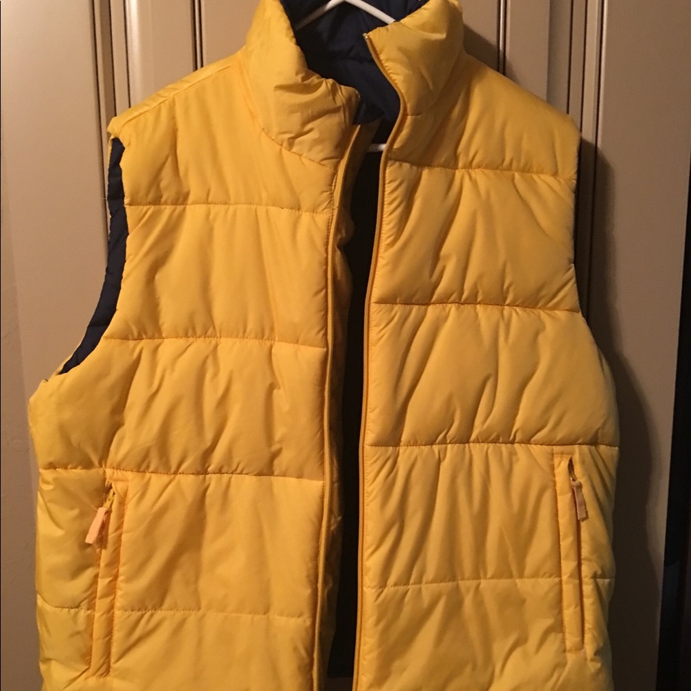 Men’s REVERSIBLE down vest